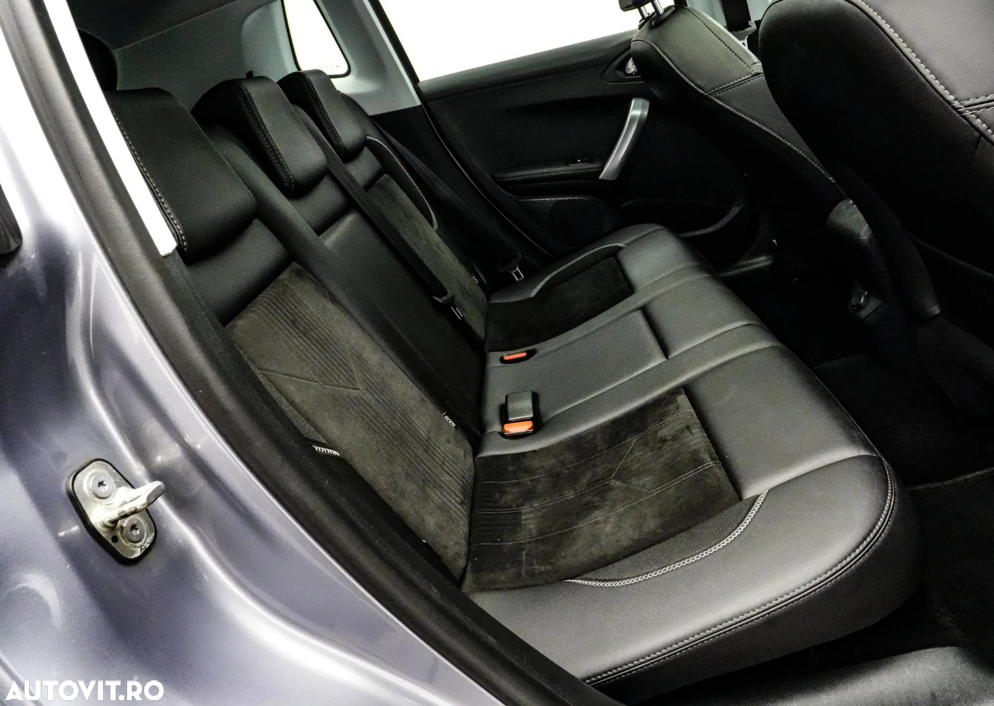 Peugeot 2008 1.2 PureTech Turbo EAT6 S&S Allure - 18