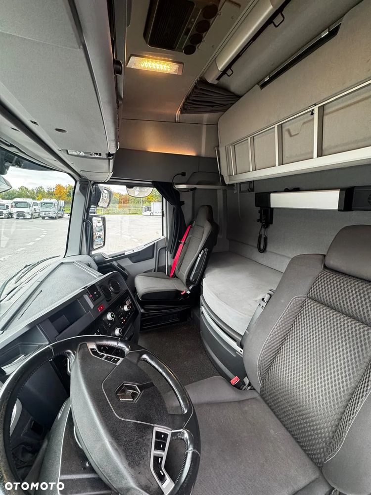 Renault T480 High Cab - 8