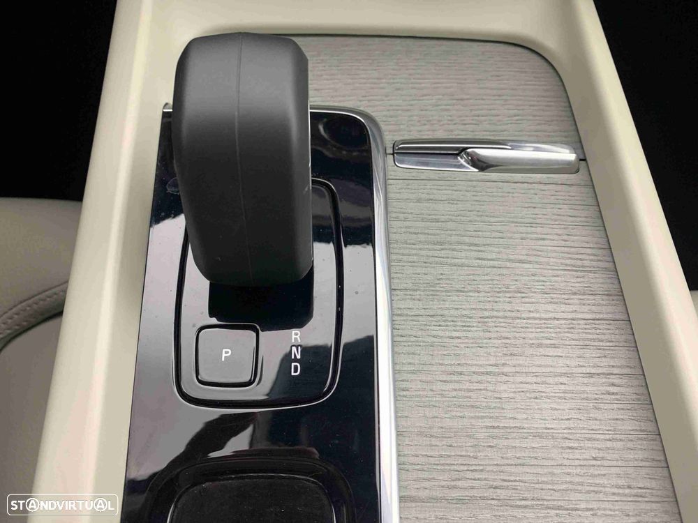 Volvo XC 60 2.0 T6 PHEV Plus Dark AWD - 10