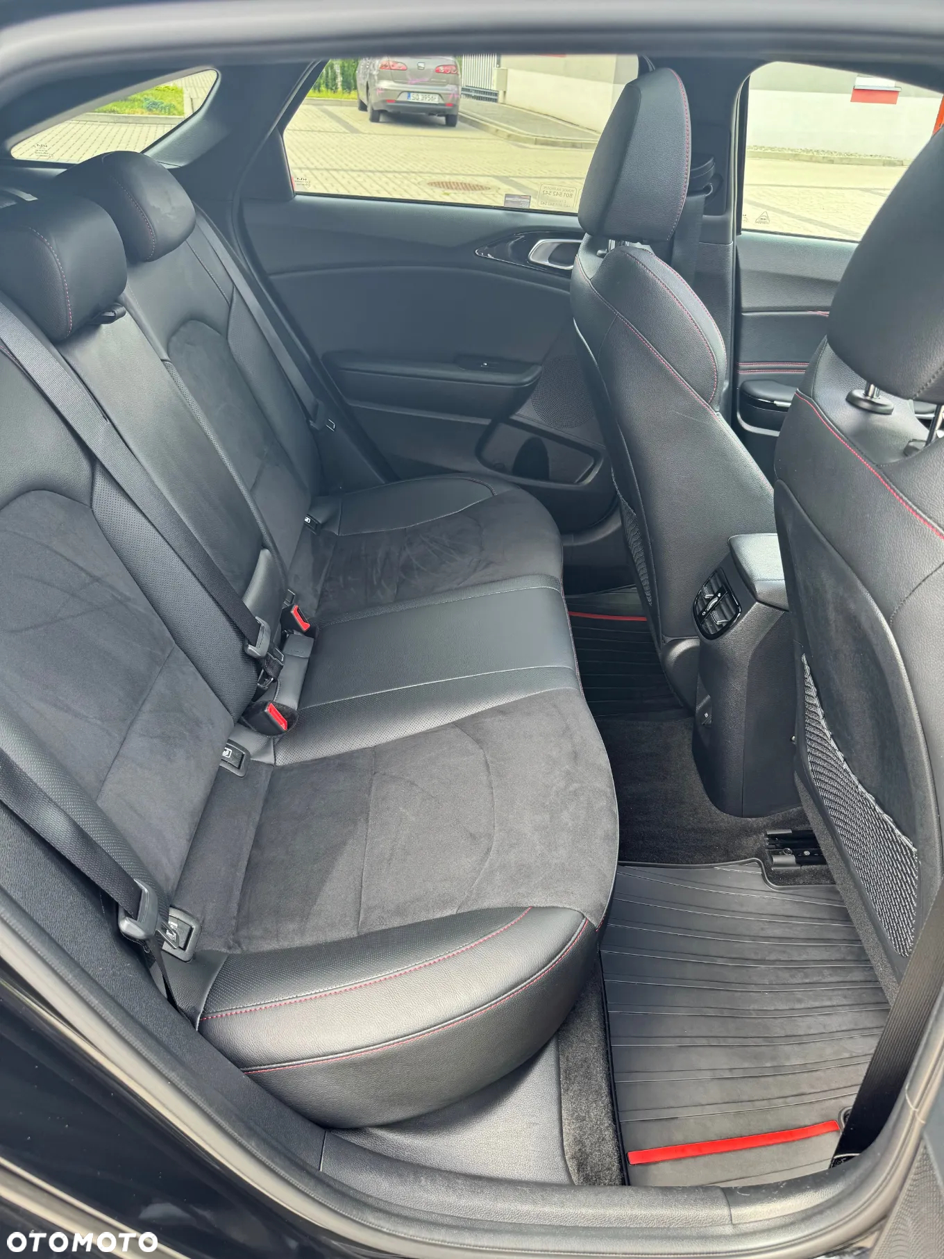Kia ProCeed 1.6 T-GDI GT DCT - 10