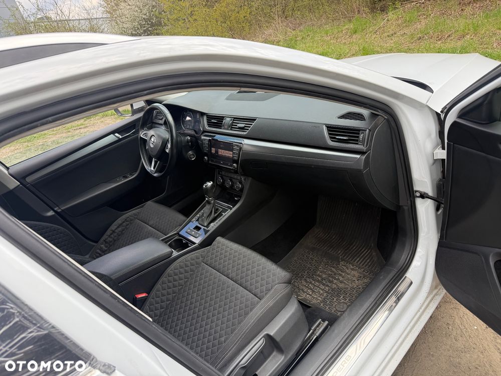 Skoda Superb 2.0 TDI 4x4 DSG Ambition - 9