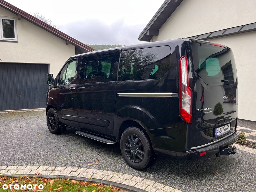 Ford Tourneo Custom - 13