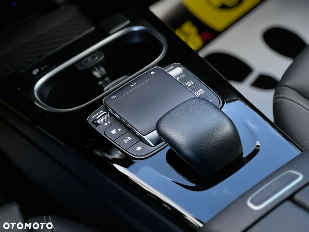 Mercedes-Benz CLA - 21
