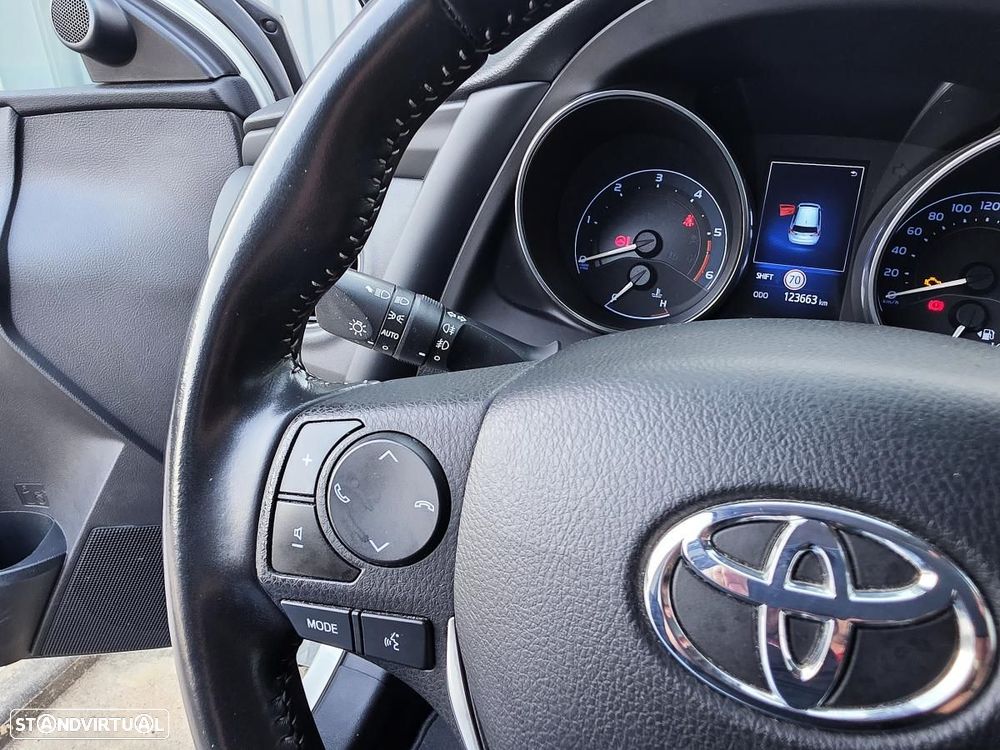 Toyota Auris 1.4 D-4D Comfort+Pack Techno - 31