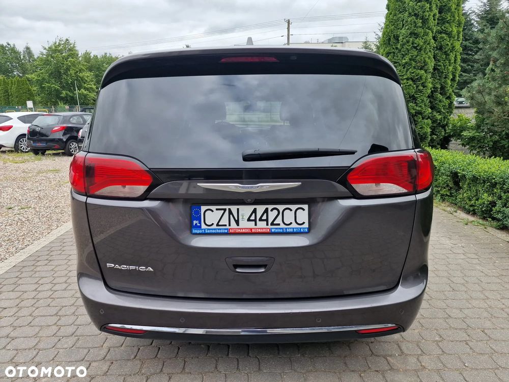 Chrysler Pacifica - 8