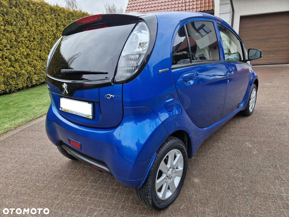 Peugeot iOn - 4