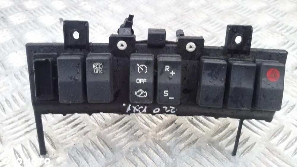 PANEL PRZEŁĄCZNIKÓW DESKa rozdzielcza renault dxi - 1
