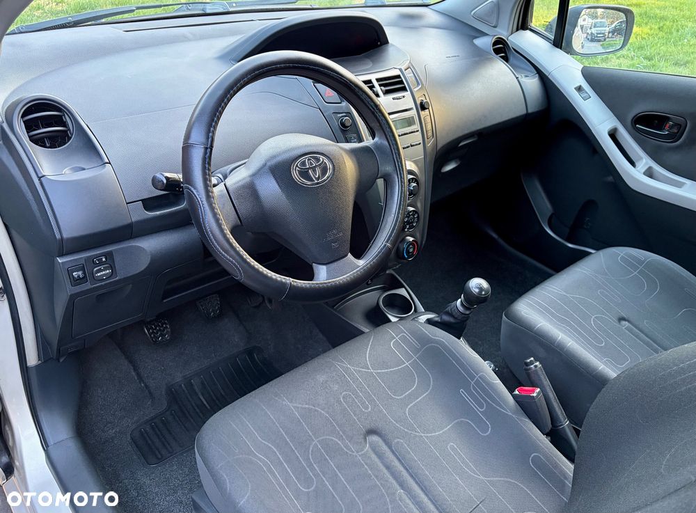 Toyota Yaris 1.33 Luna - 12