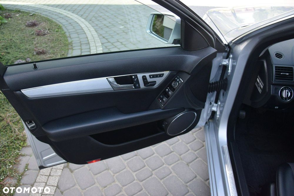 Mercedes-Benz Klasa C - 31