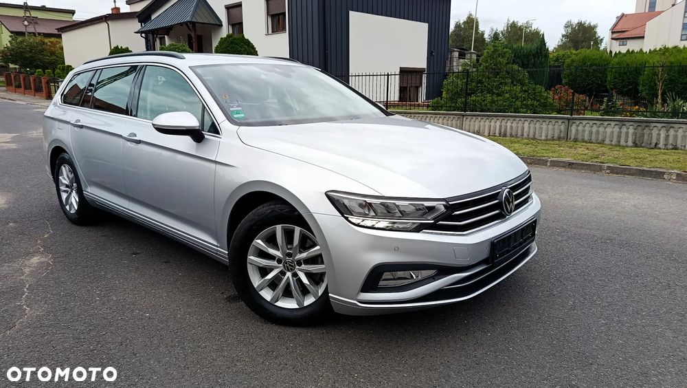 Volkswagen Passat 2.0 TDI SCR DSG - 2