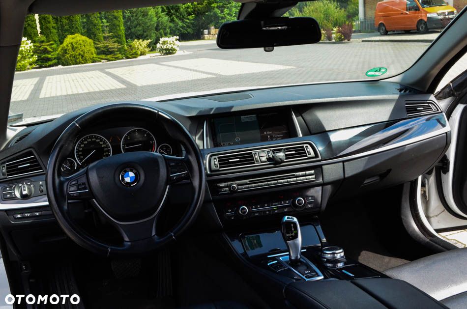 BMW Seria 5 520d Luxury Line - 30