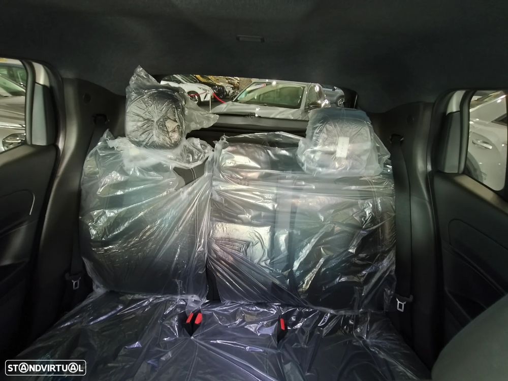 Jeep Avenger 1.2 e-Hybrid Altitude DCT - 8