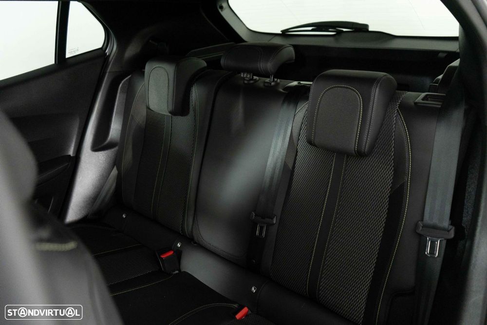 Peugeot 2008 1.2 PureTech GT EAT8 - 10