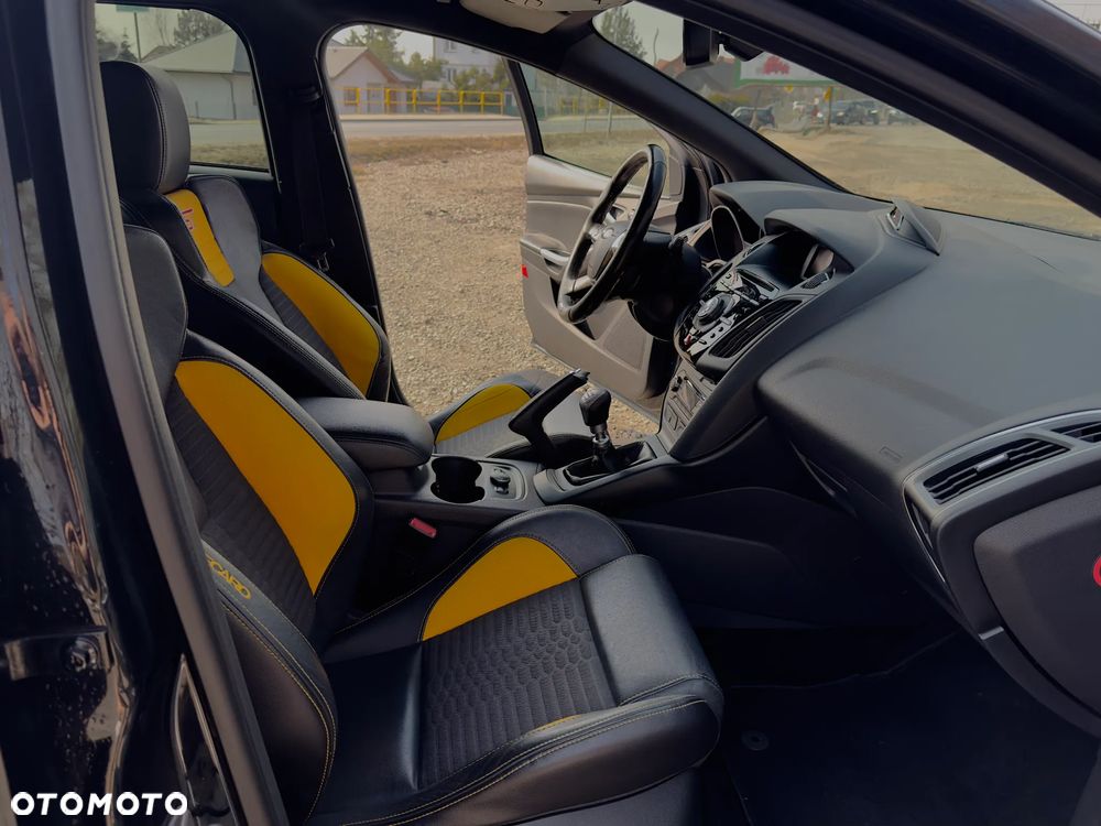 Ford Focus 2.0 EcoBoost ST mit Leder-Sport-Paket - 35