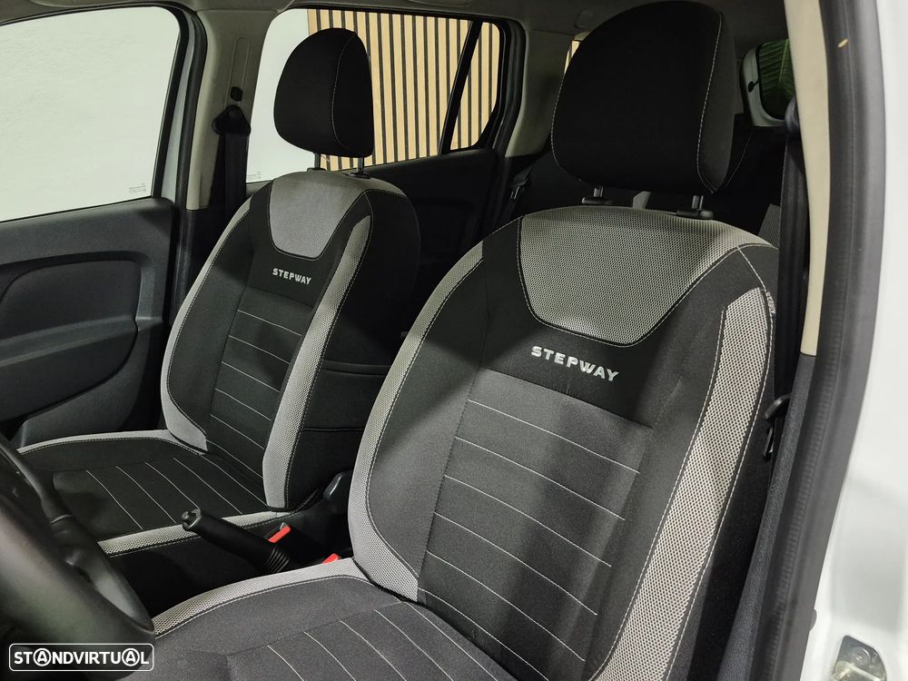 Dacia Logan MCV 0.9 TCe Stepway - 11