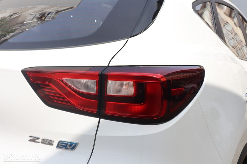 MG ZS EV Luxury - 13