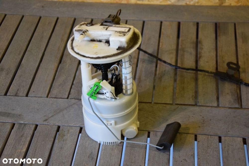 Renault Twingo II 1.2 16V Pompa paliwa w zbiorniku pływak