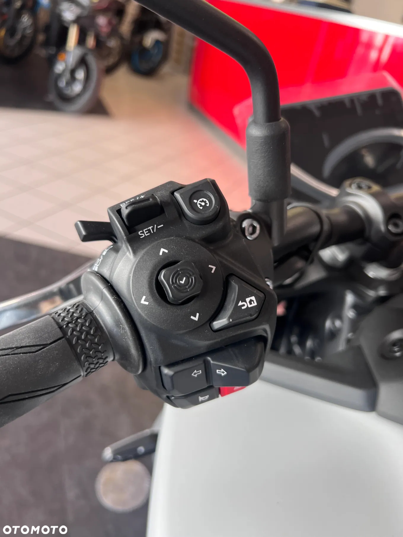 Yamaha MT - 16