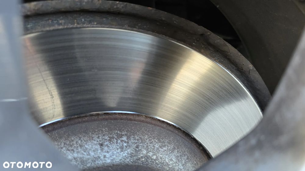 Volkswagen Passat - 16