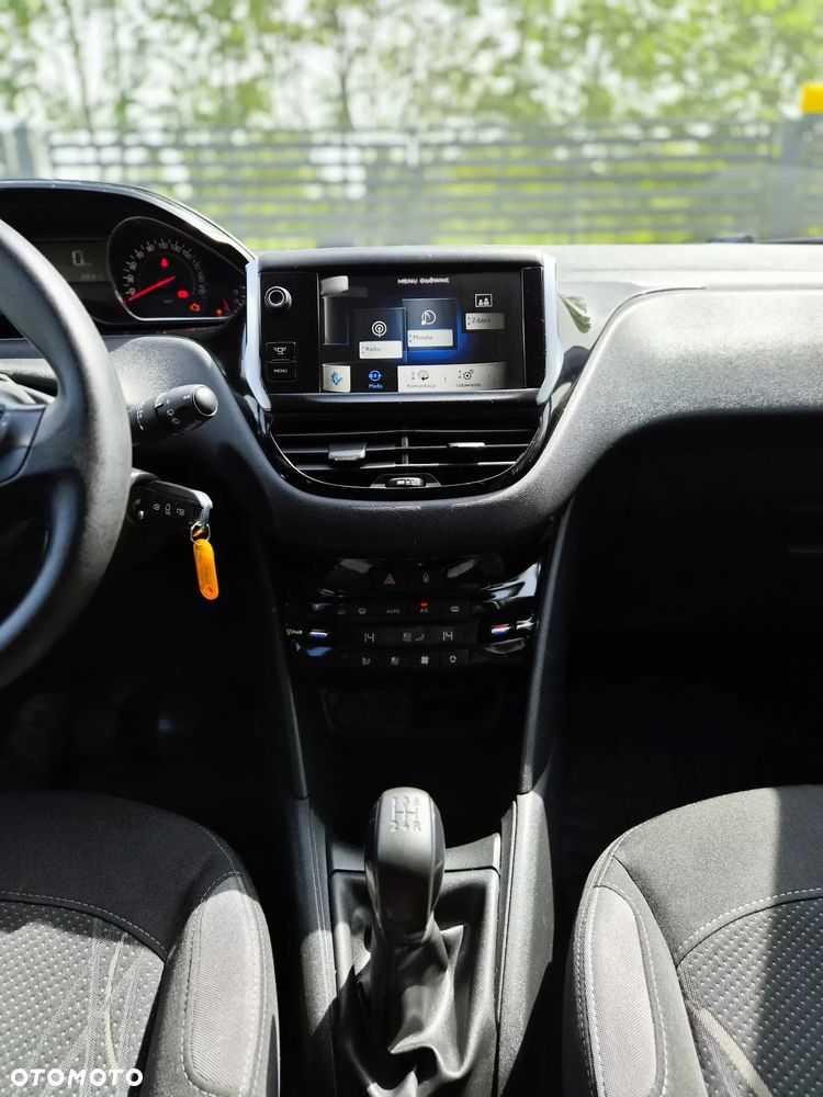 Peugeot 208 - 29