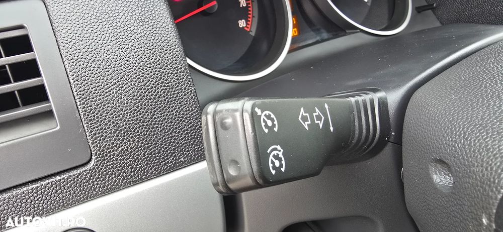 Opel Astra 1.6 Caravan - 17