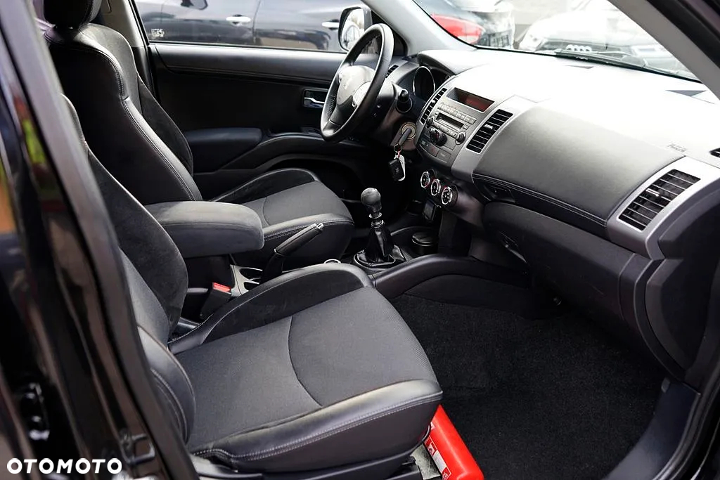 Peugeot 4007 - 13