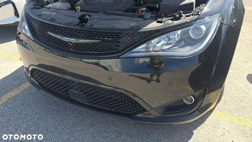 Chrysler Pacifica - 16