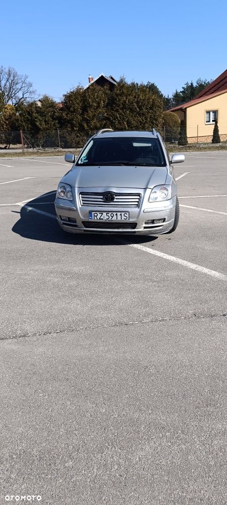 Toyota Avensis - 2