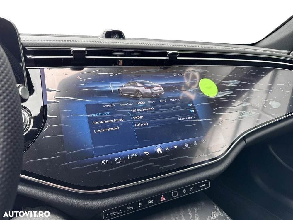 Mercedes-Benz E 300 4MATIC Aut. - 22