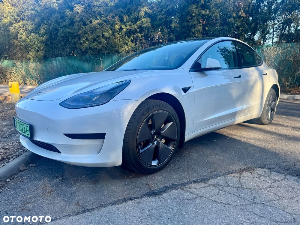 Tesla Model 3 - 4