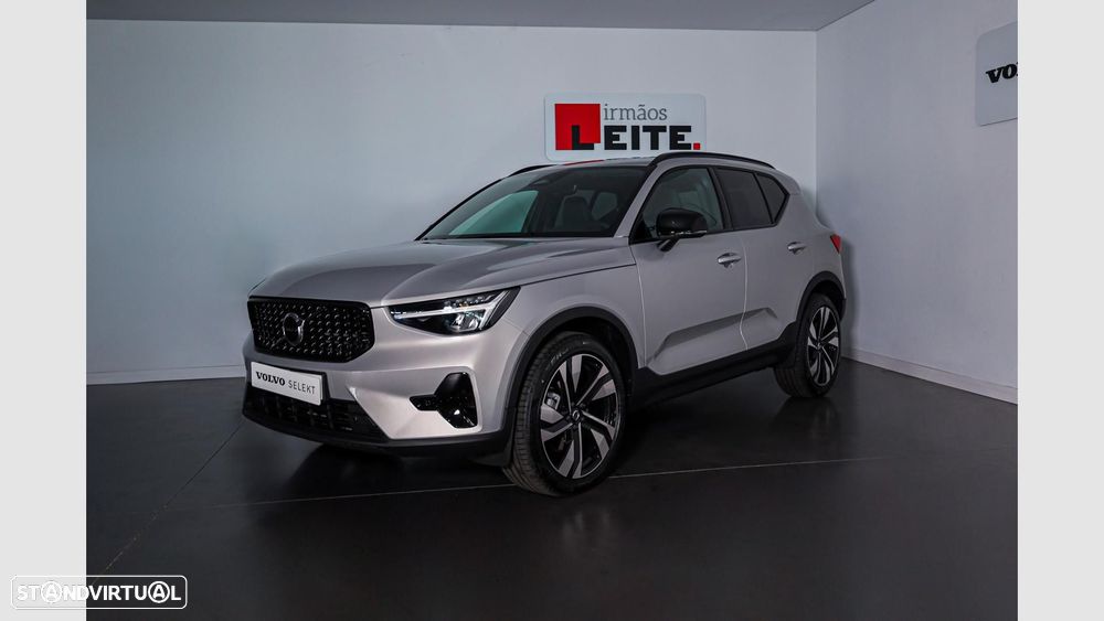 Volvo XC 40 2.0 B3 Plus Dark - 1