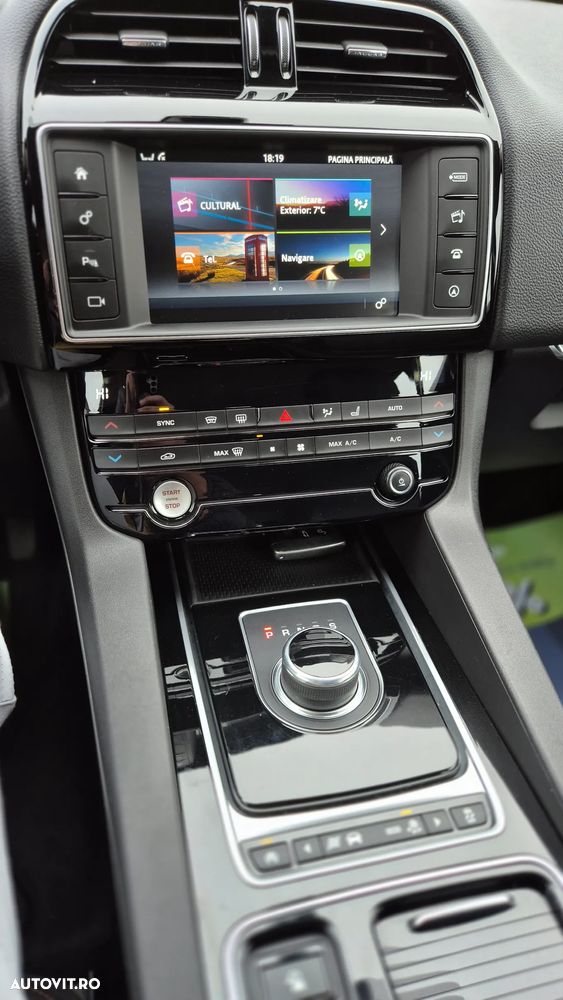 Jaguar F-Pace 20d AWD Aut. Prestige - 14