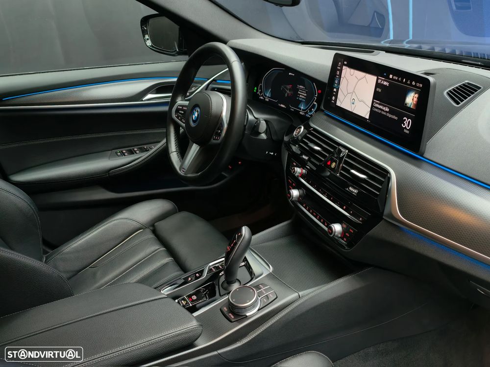 BMW 530 e Pack M - 38