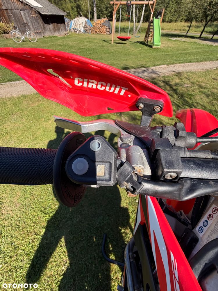 Honda CRF - 9