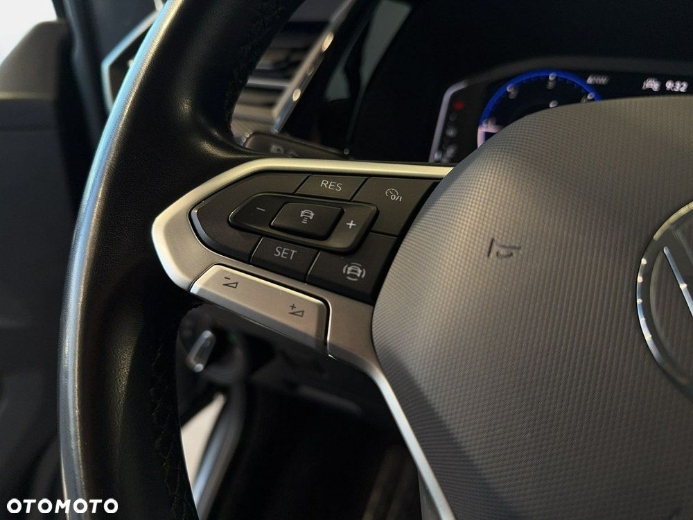 Volkswagen Multivan - 21