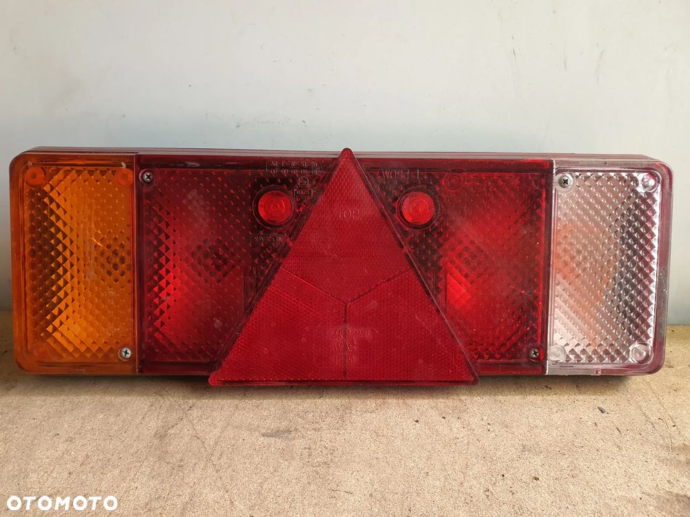 LAMPA TYLNA MERCEDES VOLVO RENAULT DAF - 10