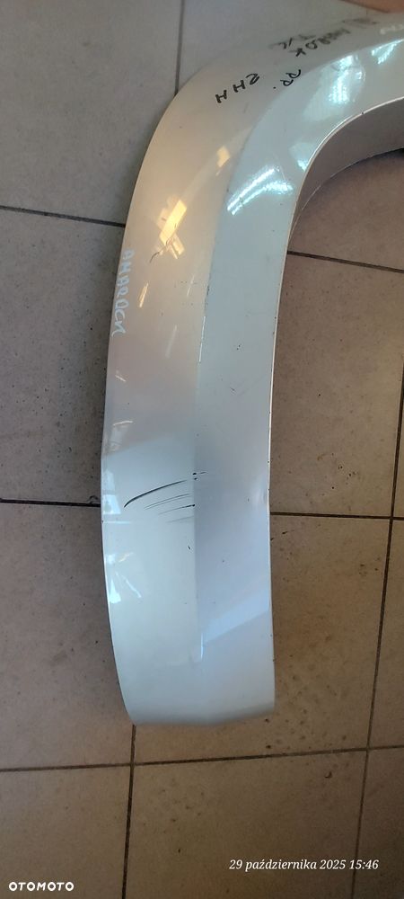 Nakładka Błotnika Amarok Prawy Przód 2HH - 2