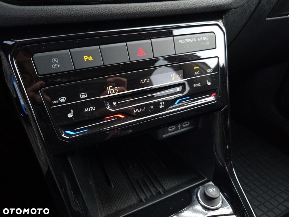Volkswagen T-Cross - 22