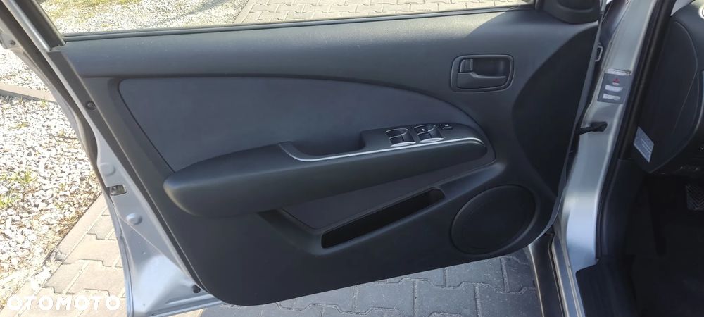 Mitsubishi Outlander 2.0 2WD Invite - 23