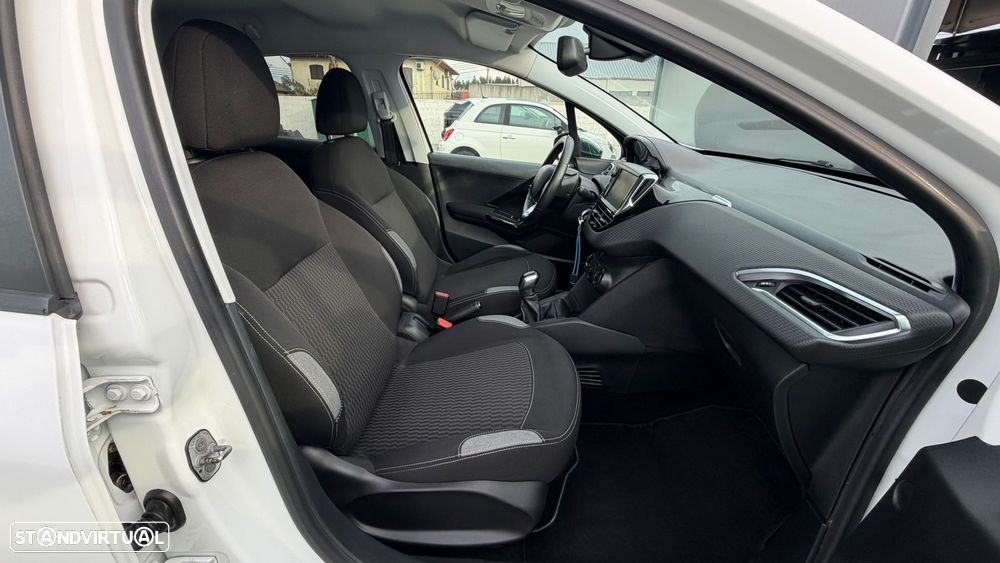 Peugeot 208 1.2 PureTech Style - 18