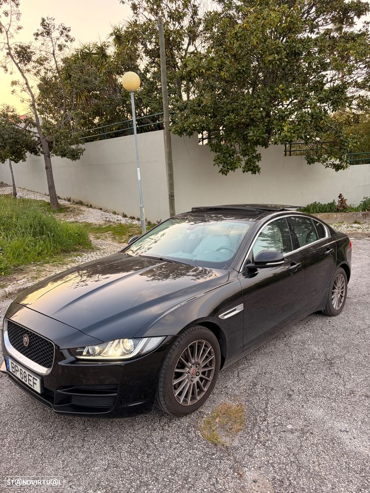Jaguar XE 2.0 D Prestige Aut. - 31