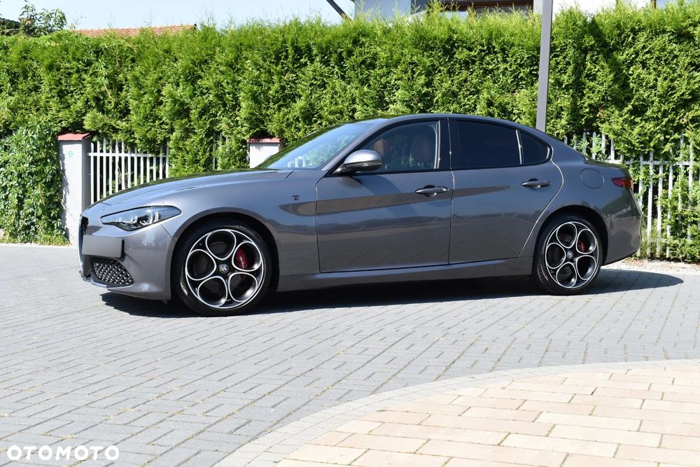 Alfa Romeo Giulia 2.0 Turbo 16V AT8-Q4 Ti - 15