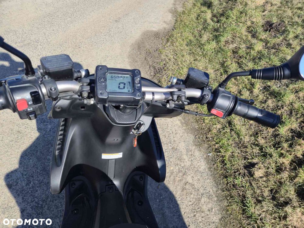 Yamaha Aerox - 14