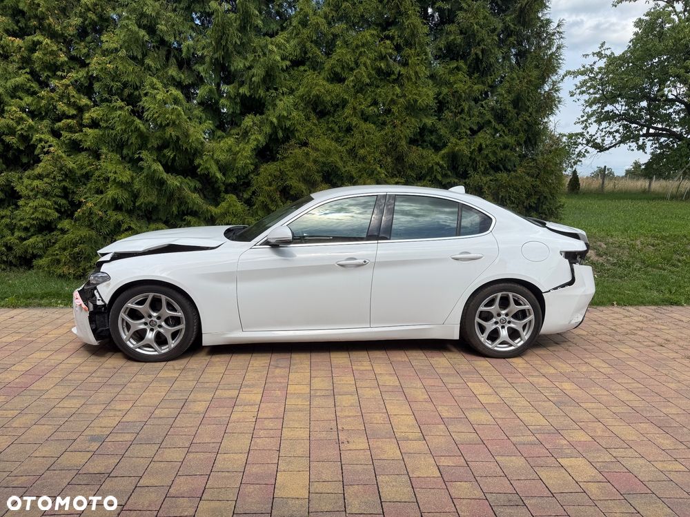 Alfa Romeo Giulia 2.0 Turbo 16V AT8 Veloce Ti - 6