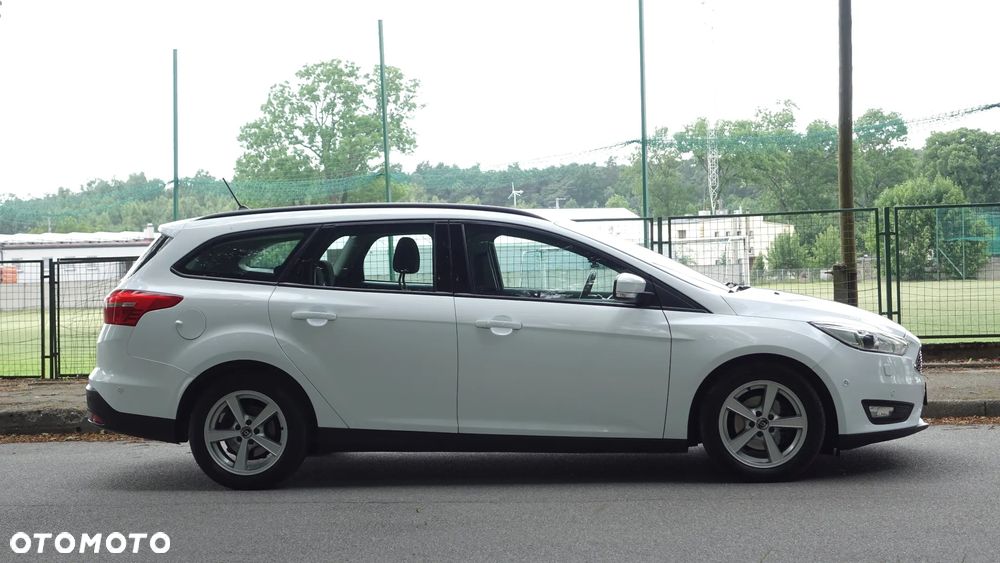 Ford Focus Turnier 1.5 TDCi ECOnetic 88g Start-Stopp-Sy Titanium - 36