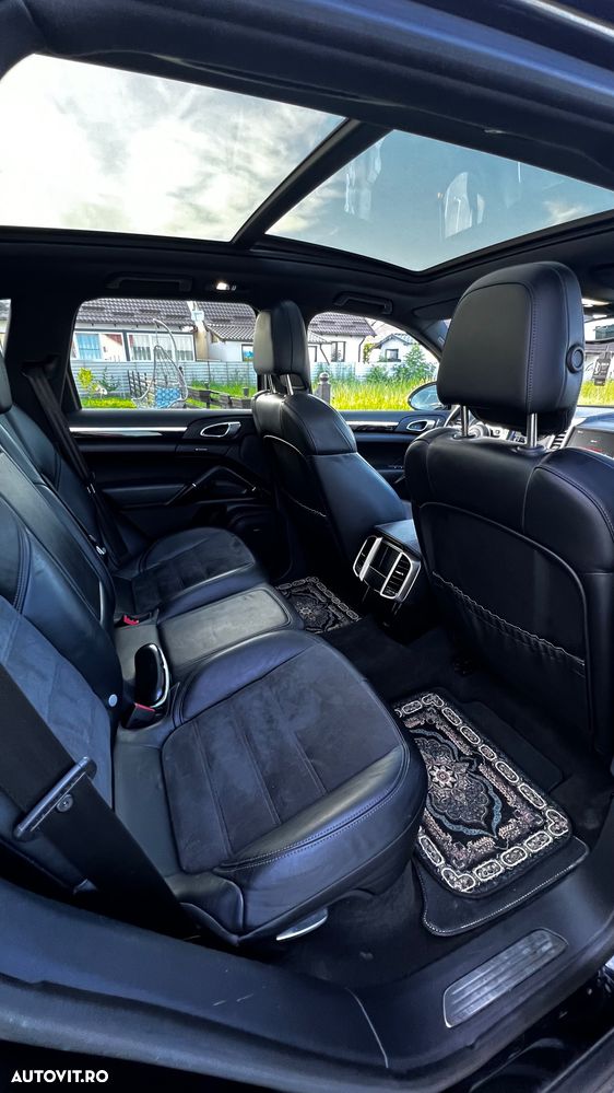 Porsche Cayenne - 22