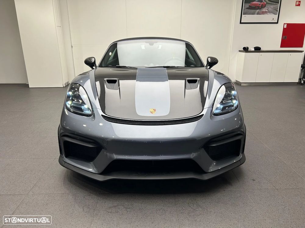 Porsche 718 Spyder - 11