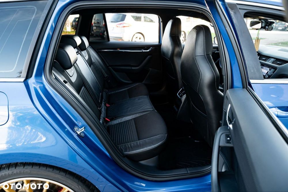 Skoda Octavia 2.0 TSI RS DSG - 23