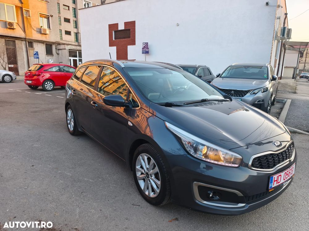 Kia Ceed 1.6 CRDi 136 ISG SW Platinum Edition - 3