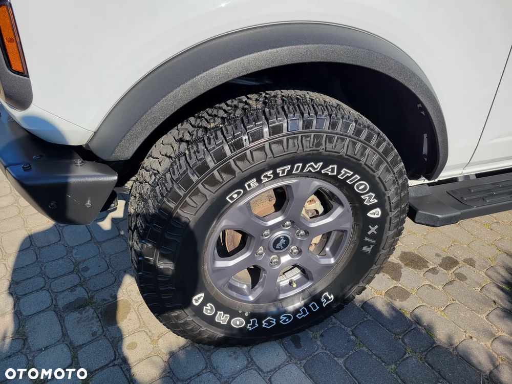 Ford Bronco - 9